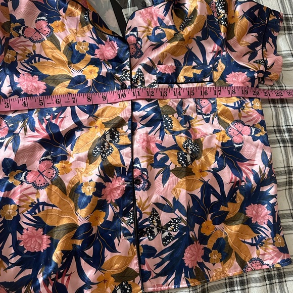 Pretty Little Things Pink Satin Butterfly Floral Shorts Button Top PJ Set NWT 6 - Picture 8 of 16